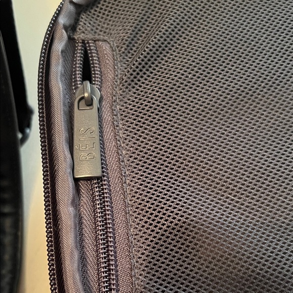 Beis mini convertible weekender in navy - Picture 6 of 12